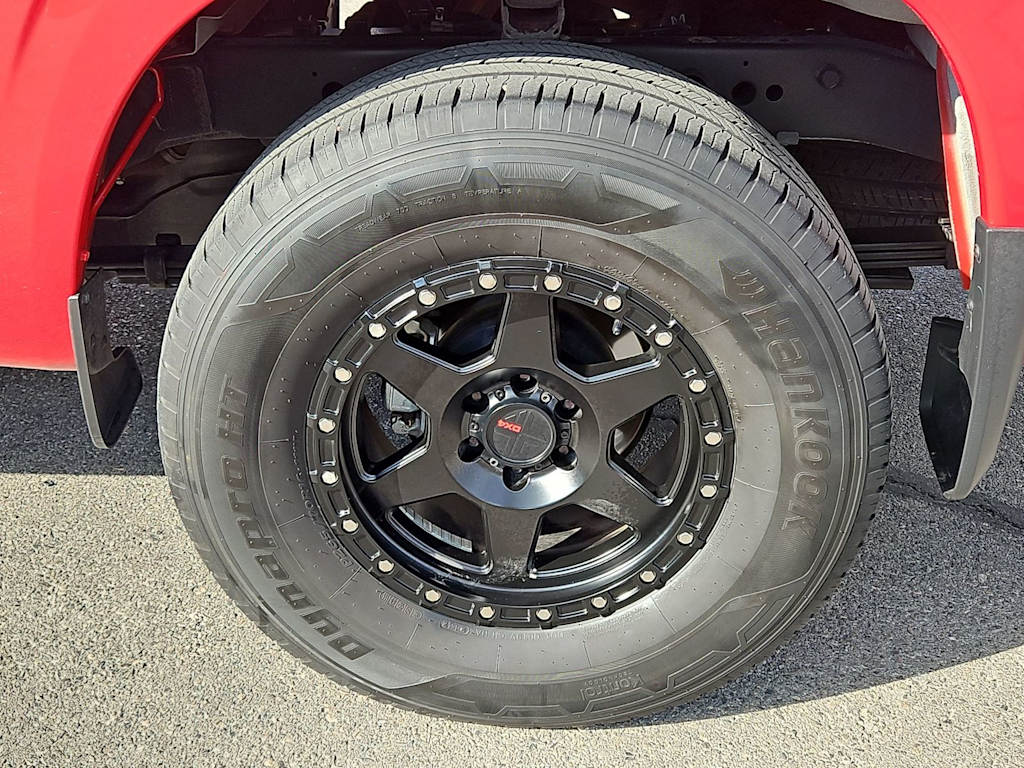 Thumbnail: 2022 Nissan Frontier - 8