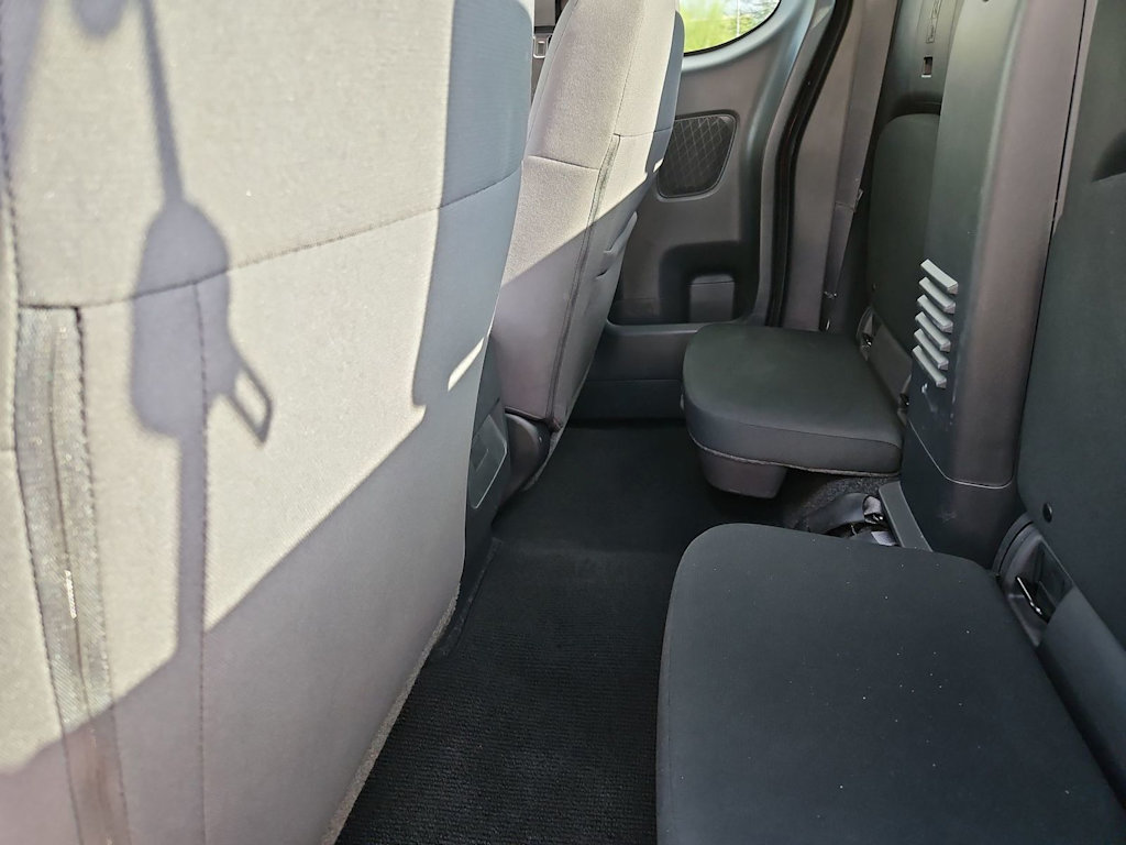 Thumbnail: 2022 Nissan Frontier - 13