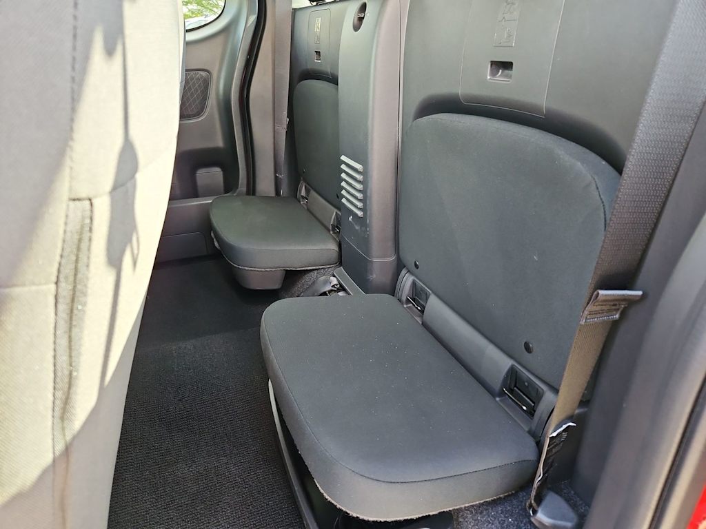 Thumbnail: 2022 Nissan Frontier - 24