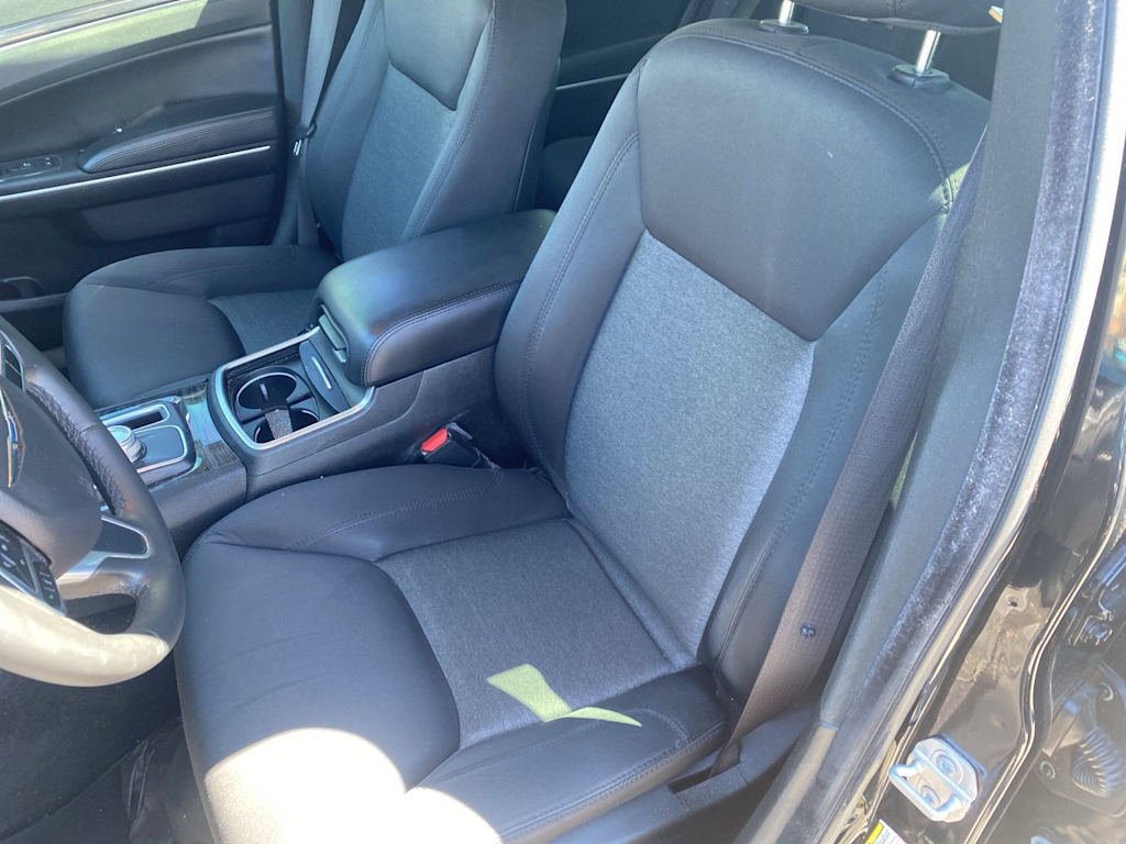 Thumbnail: 2019 Chrysler 300 - 7