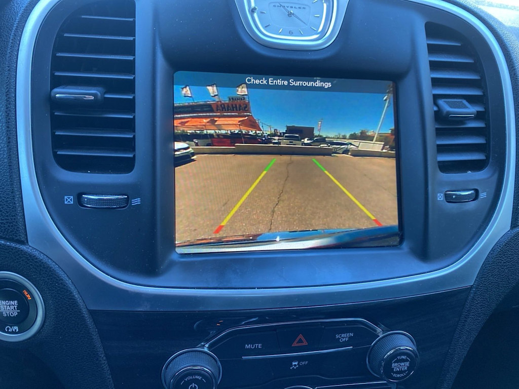 Thumbnail: 2019 Chrysler 300 - 15