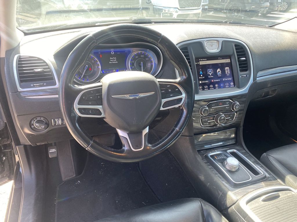 Thumbnail: 2022 Chrysler 300 - 2