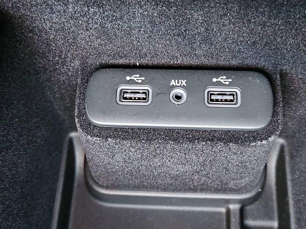 Thumbnail: 2017 Dodge Charger - 32