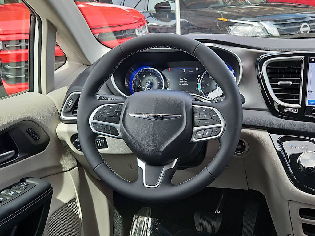 Thumbnail: 2024 Chrysler Pacifica - 13