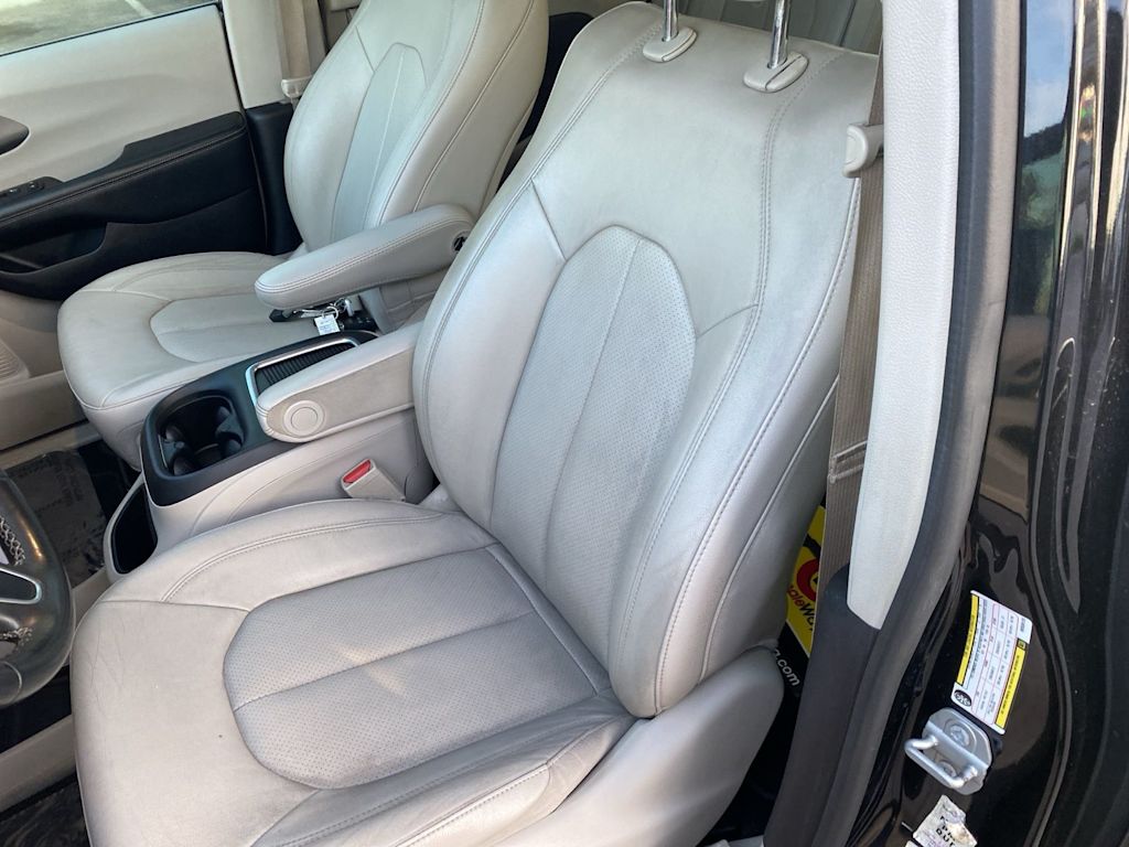 Thumbnail: 2021 Chrysler Pacifica - 7