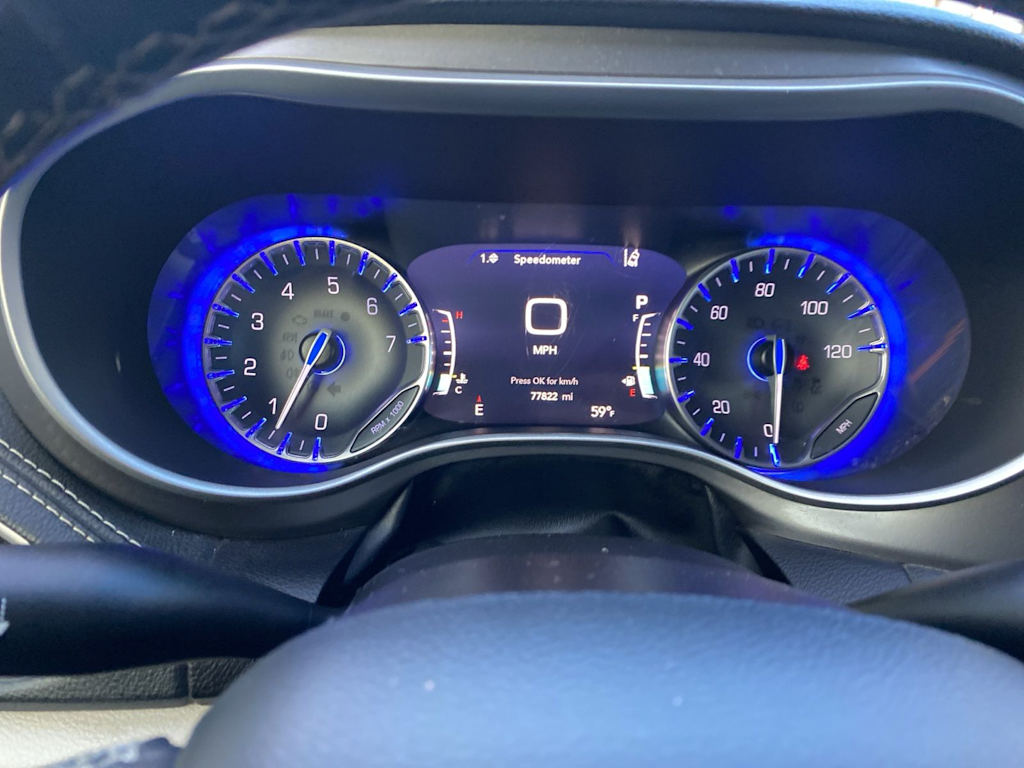 Thumbnail: 2021 Chrysler Pacifica - 10