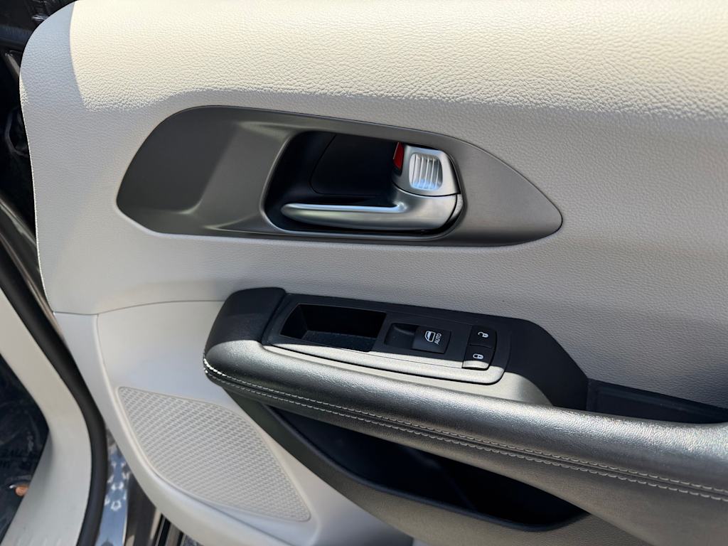 Thumbnail: 2022 Chrysler Pacifica - 31