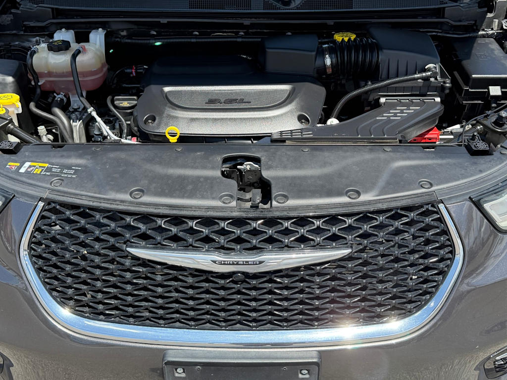 Thumbnail: 2022 Chrysler Pacifica - 9