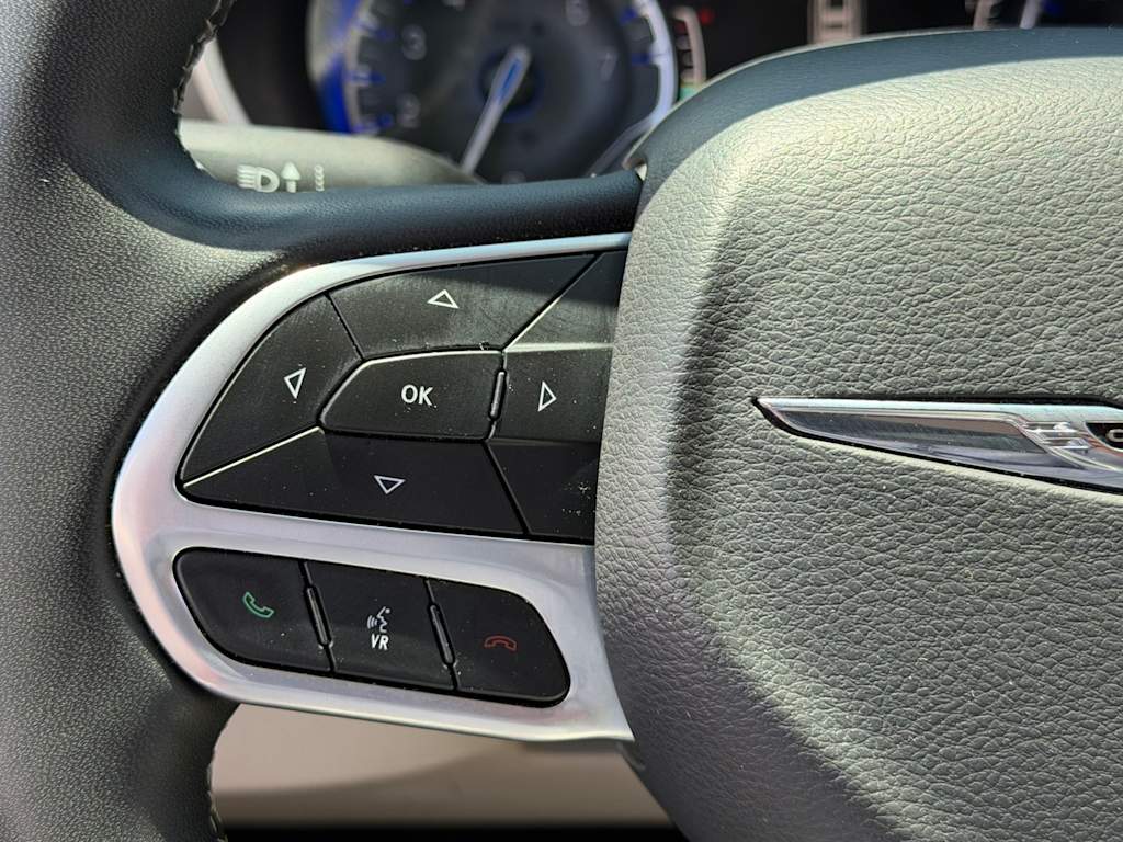 Thumbnail: 2022 Chrysler Pacifica - 23