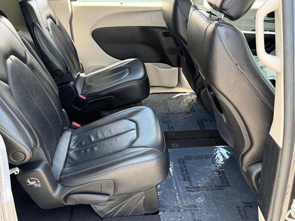 Thumbnail: 2022 Chrysler Pacifica - 28