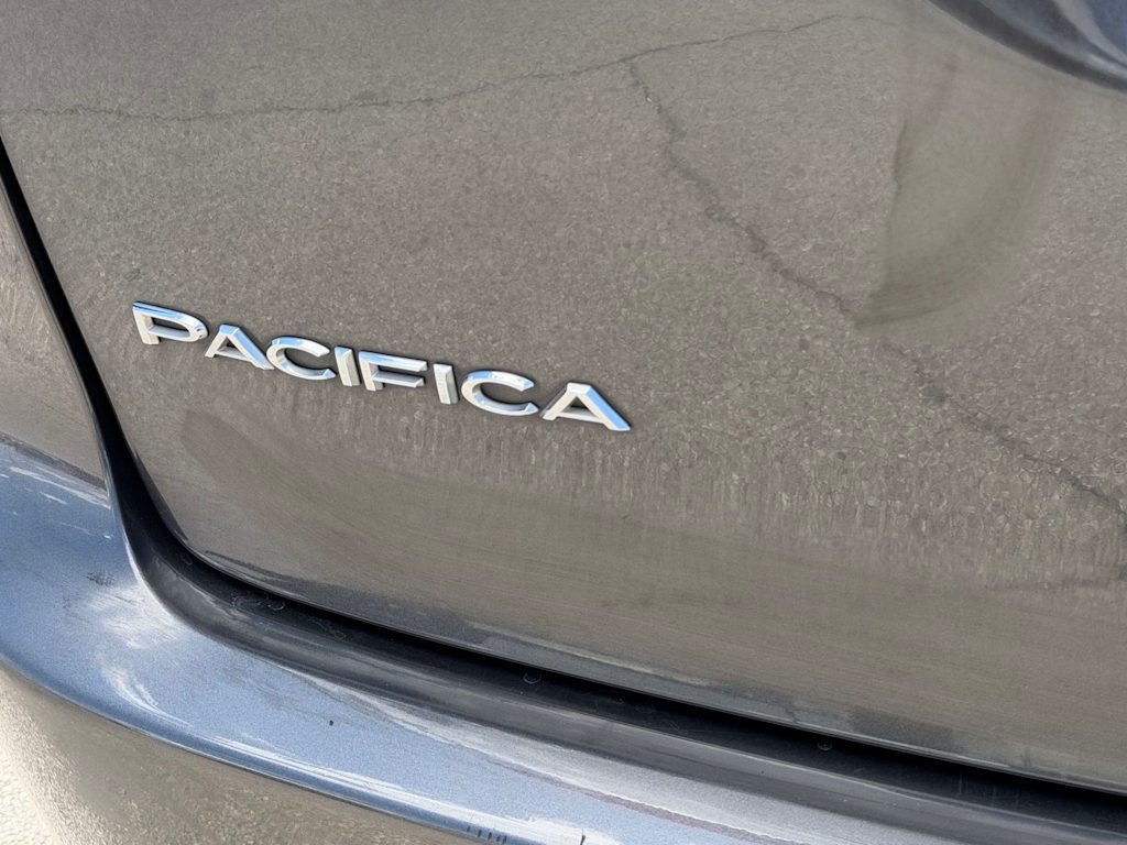 Thumbnail: 2022 Chrysler Pacifica - 7