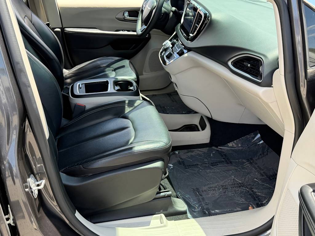Thumbnail: 2022 Chrysler Pacifica - 29