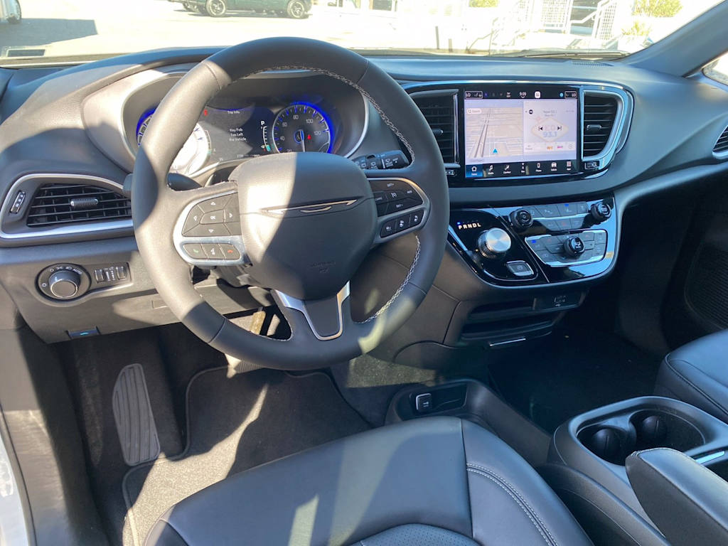 Thumbnail: 2027 Chrysler Pacifica - 2