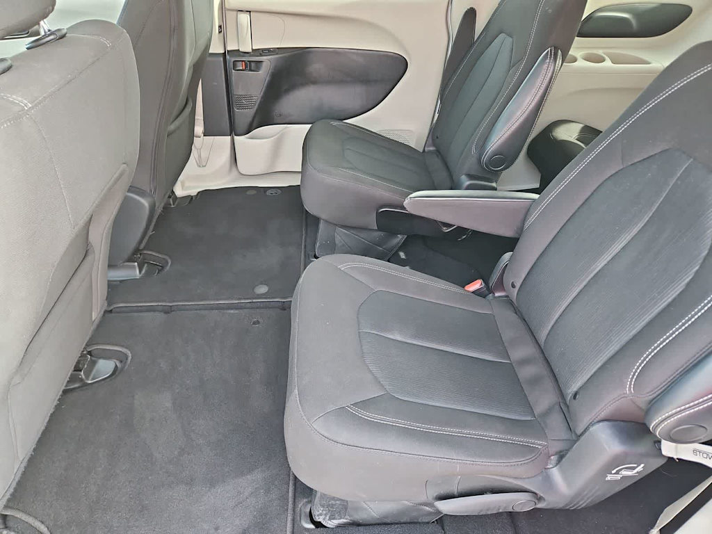 Thumbnail: 2023 Chrysler Voyager - 13