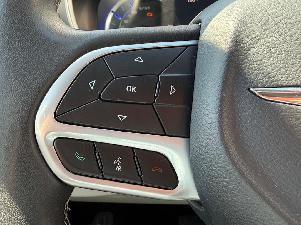 Thumbnail: 2023 Chrysler Pacifica - 24