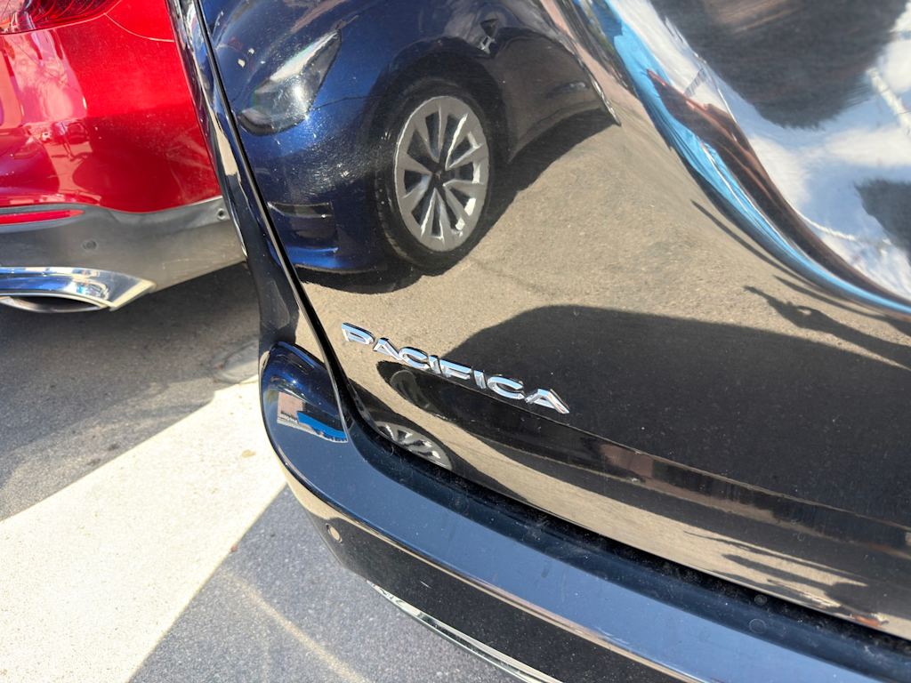 Thumbnail: 2023 Chrysler Pacifica - 6