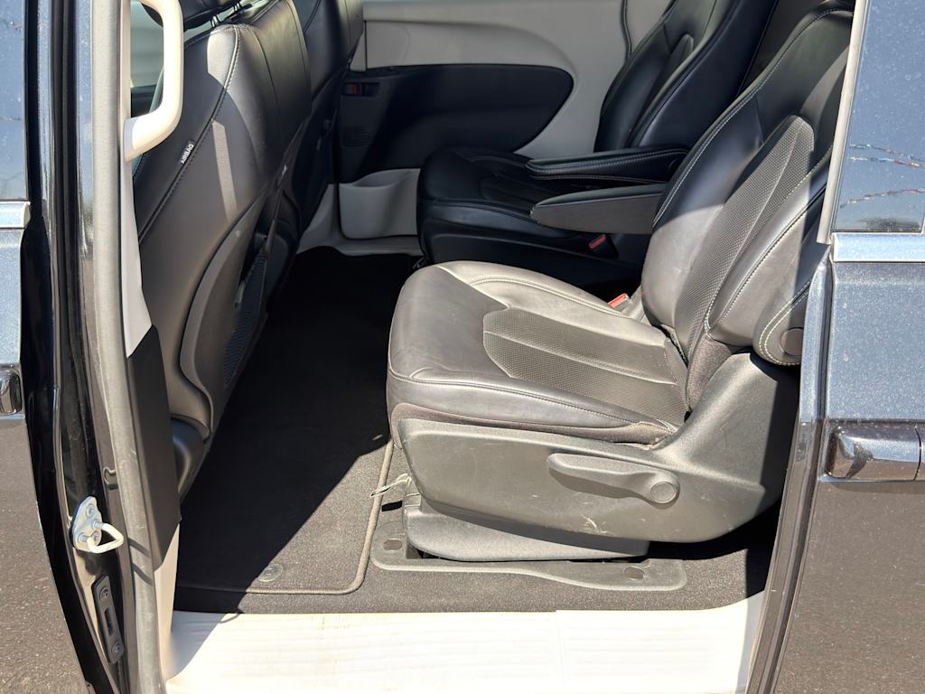 Thumbnail: 2023 Chrysler Pacifica - 11
