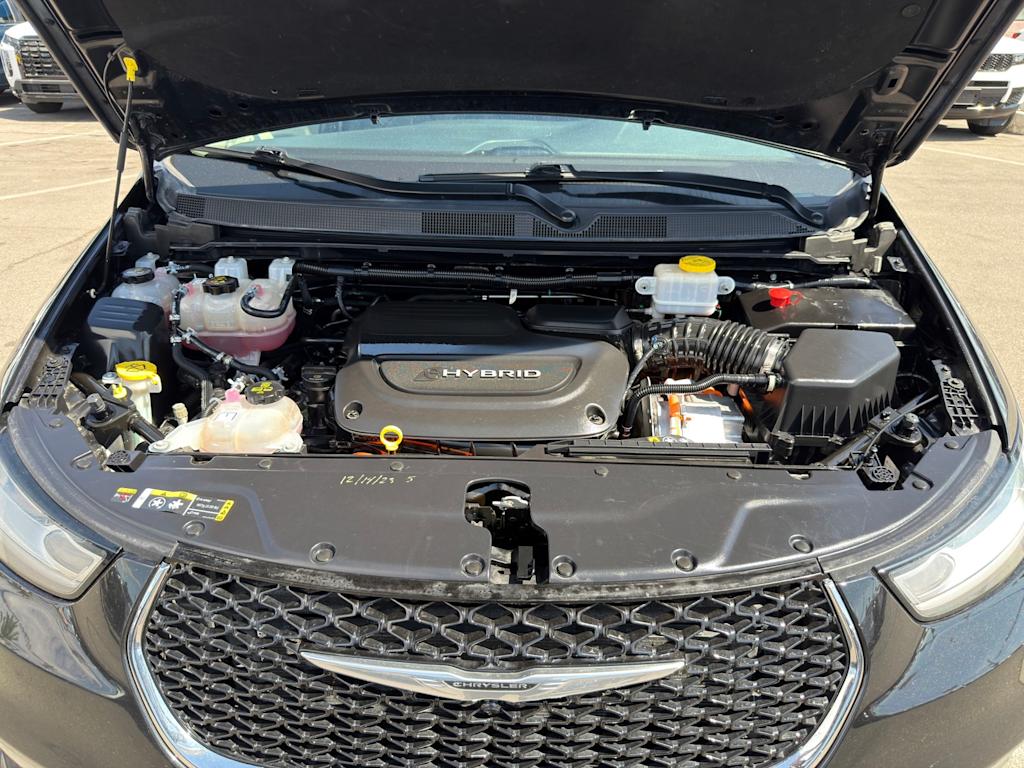 Thumbnail: 2023 Chrysler Pacifica - 8