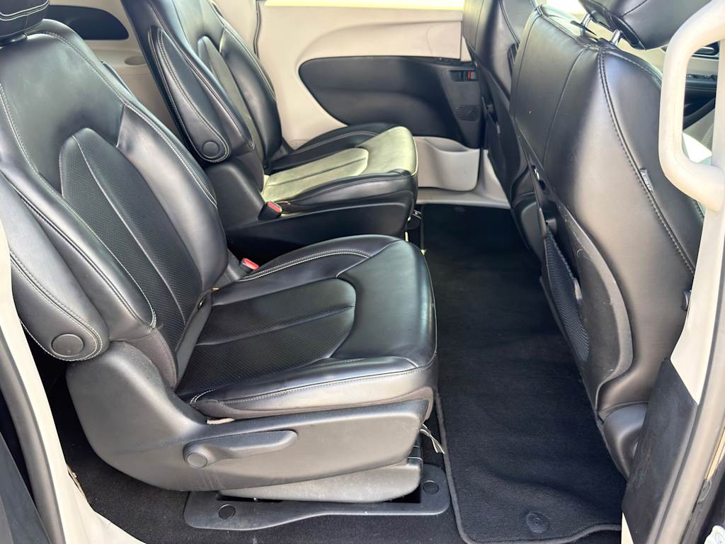 Thumbnail: 2023 Chrysler Pacifica - 29