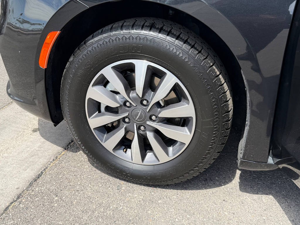 Thumbnail: 2023 Chrysler Pacifica - 7