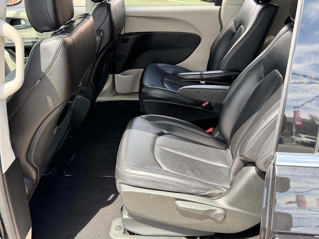 Thumbnail: 2023 Chrysler Pacifica - 11