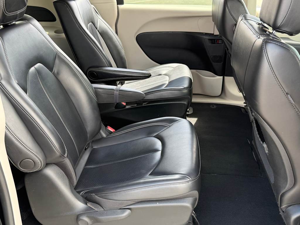 Thumbnail: 2023 Chrysler Pacifica - 28