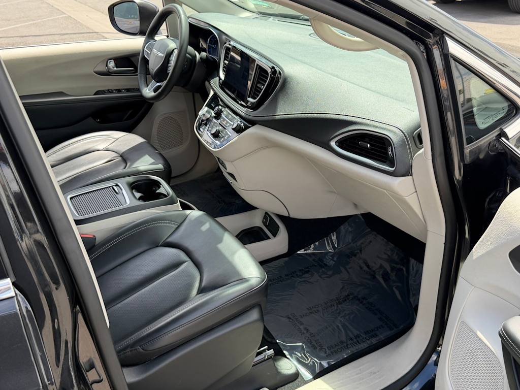 Thumbnail: 2023 Chrysler Pacifica - 31