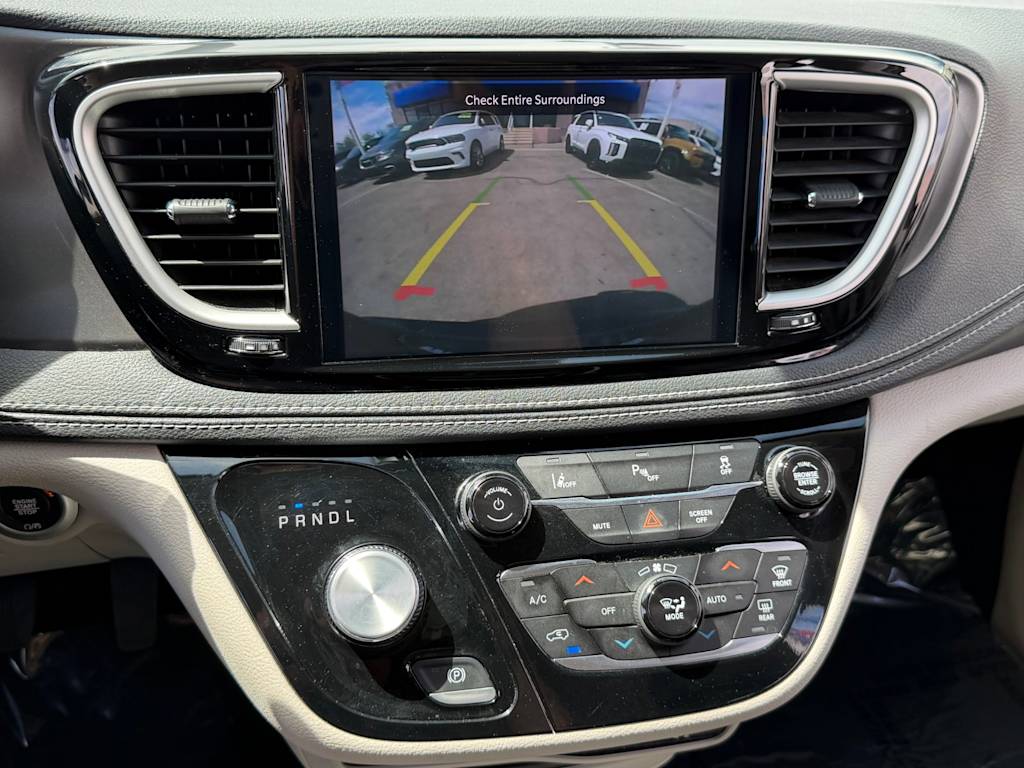 Thumbnail: 2023 Chrysler Pacifica - 26