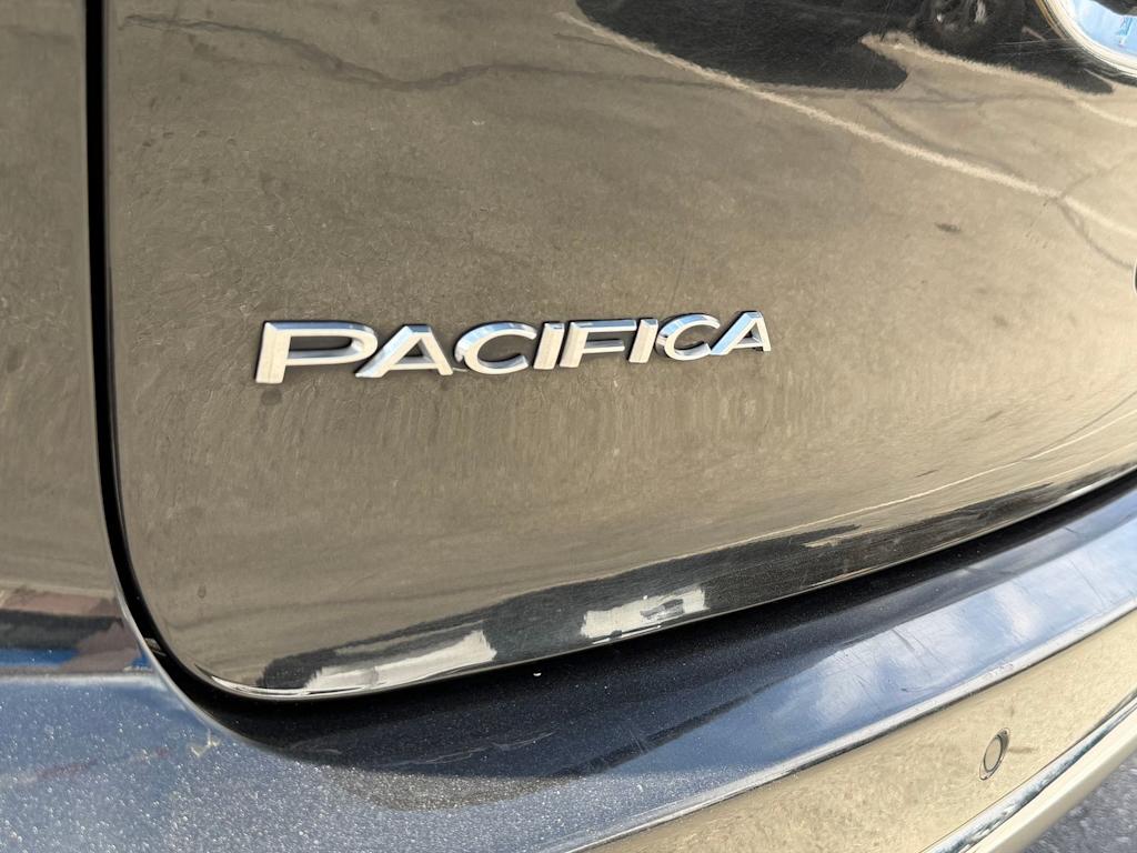 Thumbnail: 2023 Chrysler Pacifica - 6