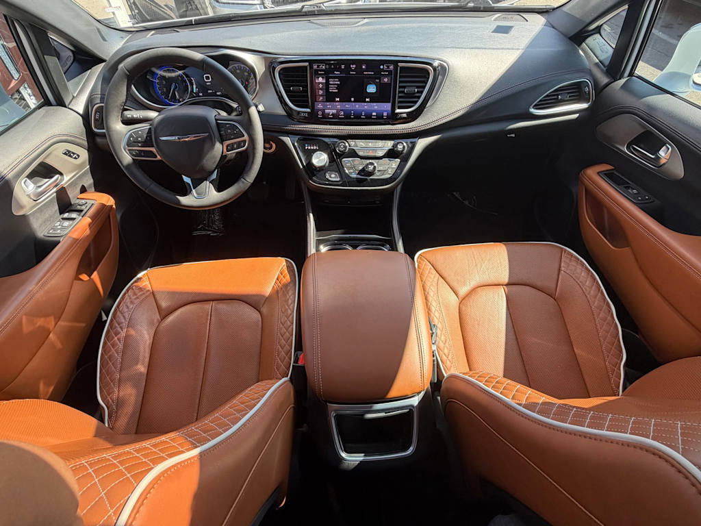 Thumbnail: 2024 Chrysler Pacifica - 2
