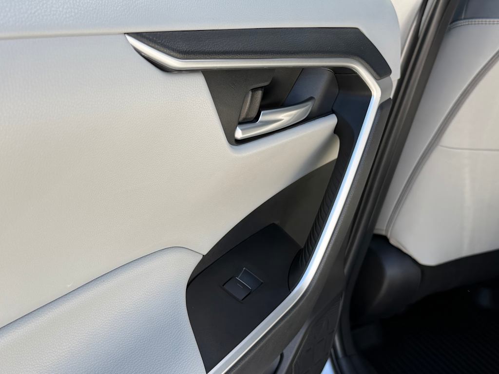 Thumbnail: 2023 Toyota RAV4 - 28