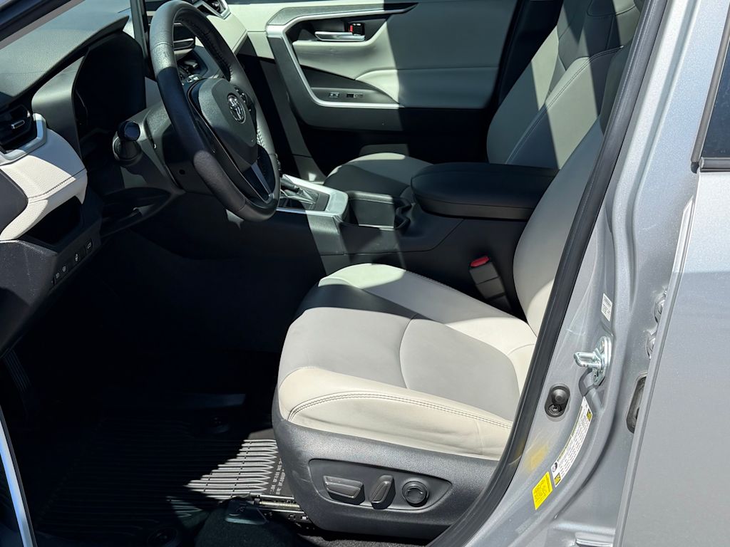 Thumbnail: 2023 Toyota RAV4 - 10