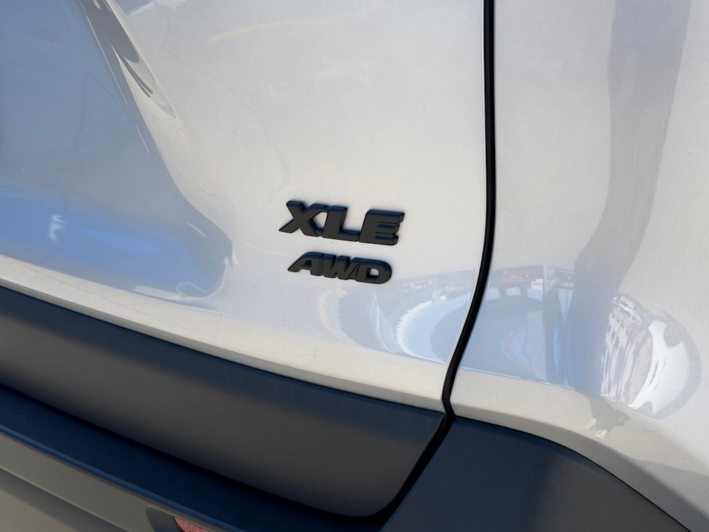 Thumbnail: 2023 Toyota RAV4 - 7