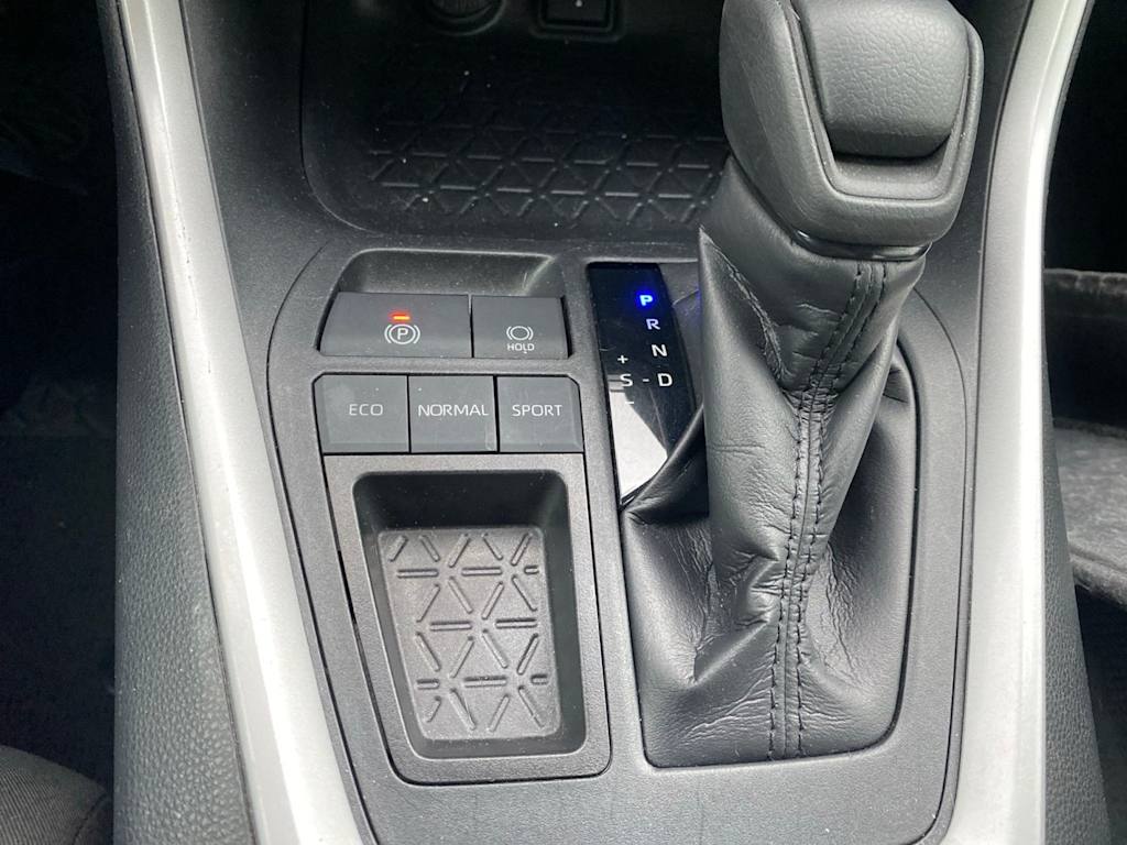 Thumbnail: 2020 Toyota RAV4 - 11