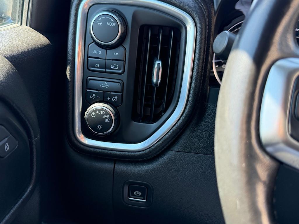 Thumbnail: 2021 Chevrolet Silverado 1500 - 22