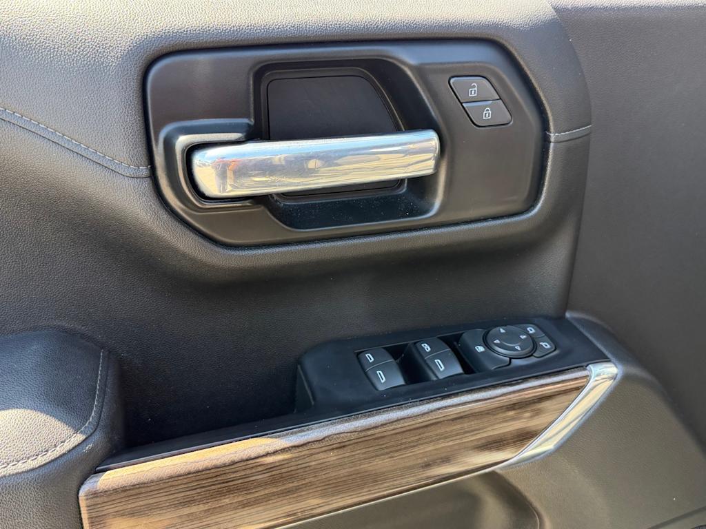 Thumbnail: 2021 Chevrolet Silverado 1500 - 21