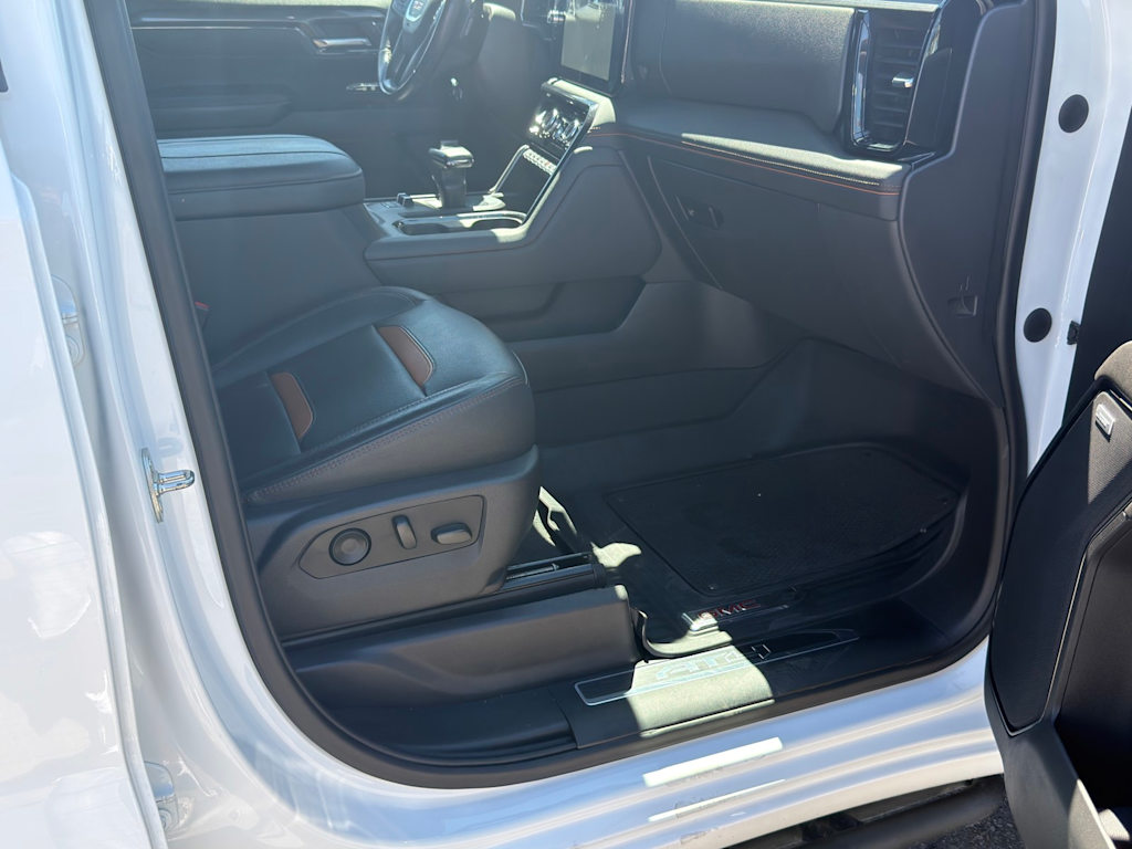 Thumbnail: 2023 GMC Sierra 1500 - 32