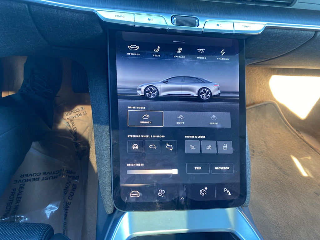 Thumbnail: 2022 Lucid Air - 17