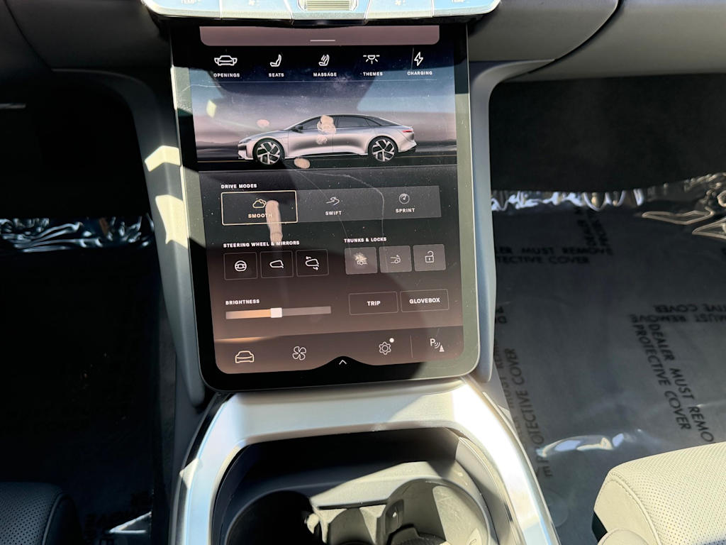 Thumbnail: 2025 Lucid Air - 24