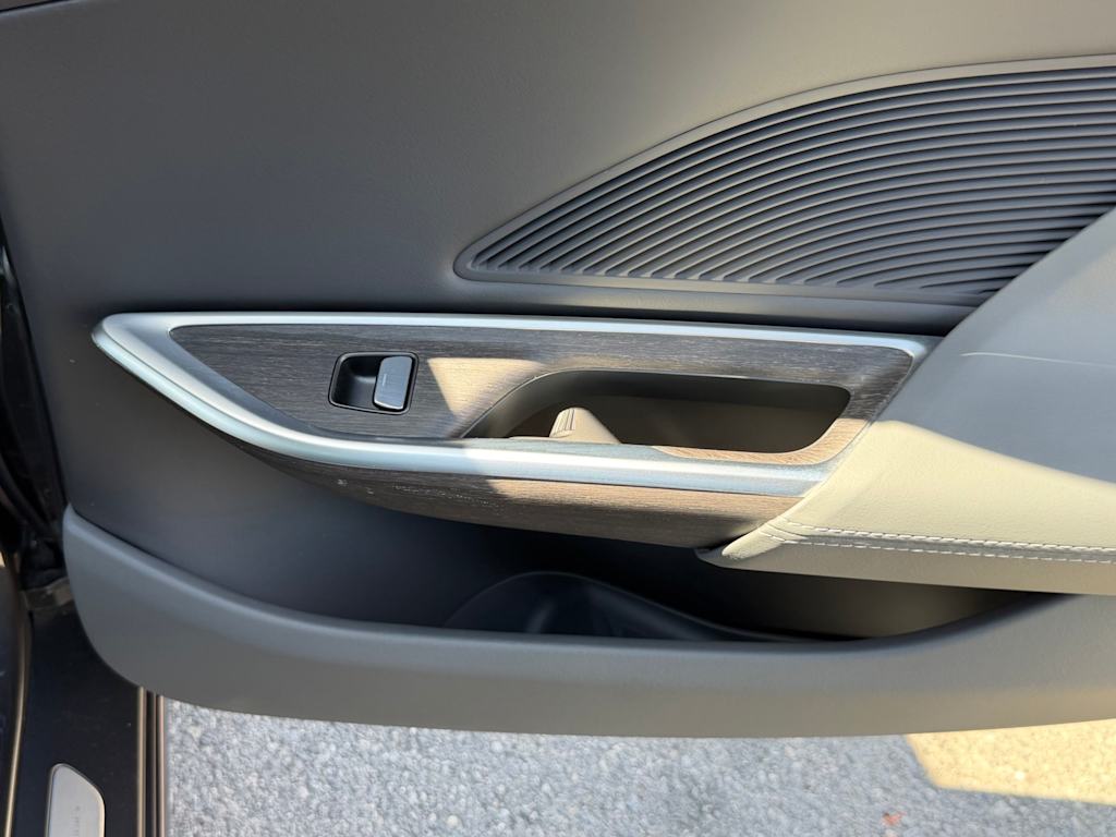Thumbnail: 2025 Lucid Air - 28