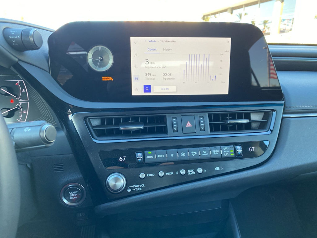 Thumbnail: 2025 Lexus ES - 10