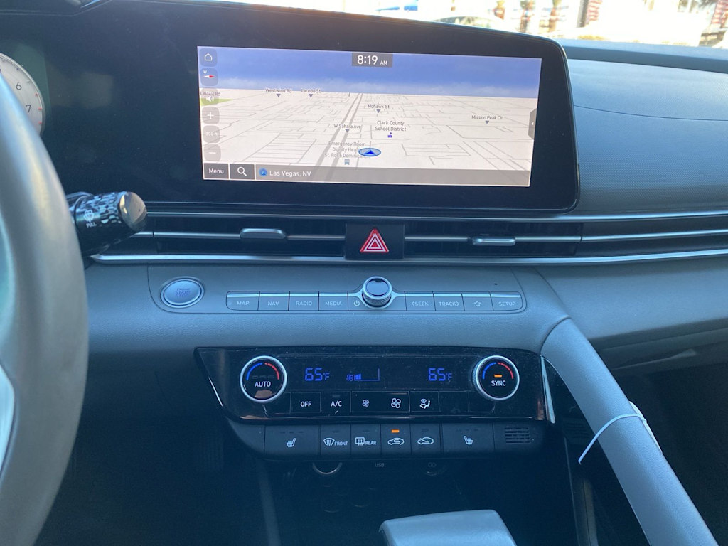 Thumbnail: 2023 Hyundai Elantra - 10