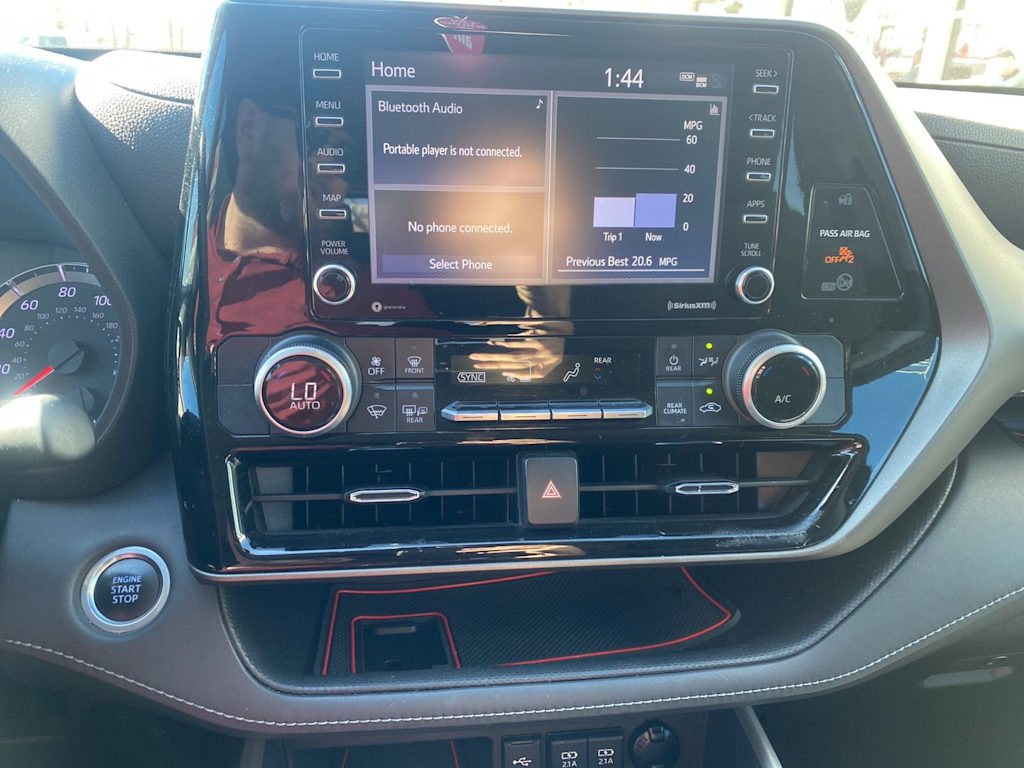 Thumbnail: 2021 Toyota Highlander - 10