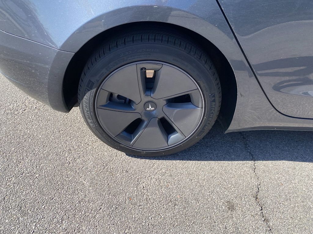 Thumbnail: 2023 Tesla Model 3 - 7