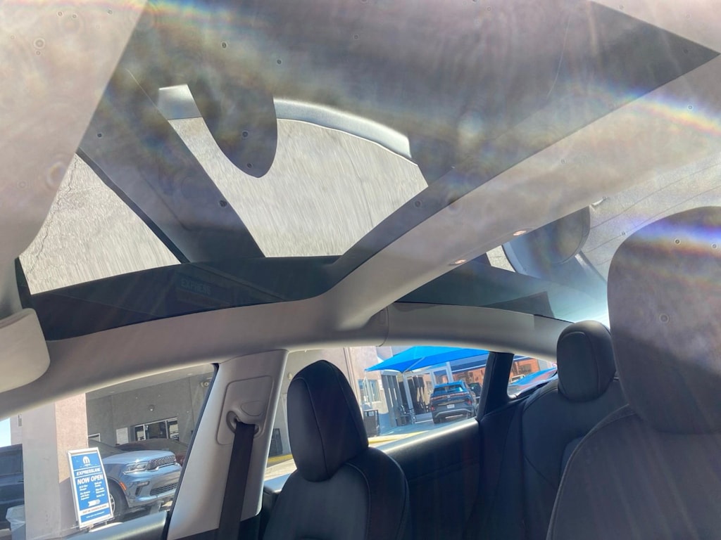 Thumbnail: 2021 Tesla Model 3 - 11