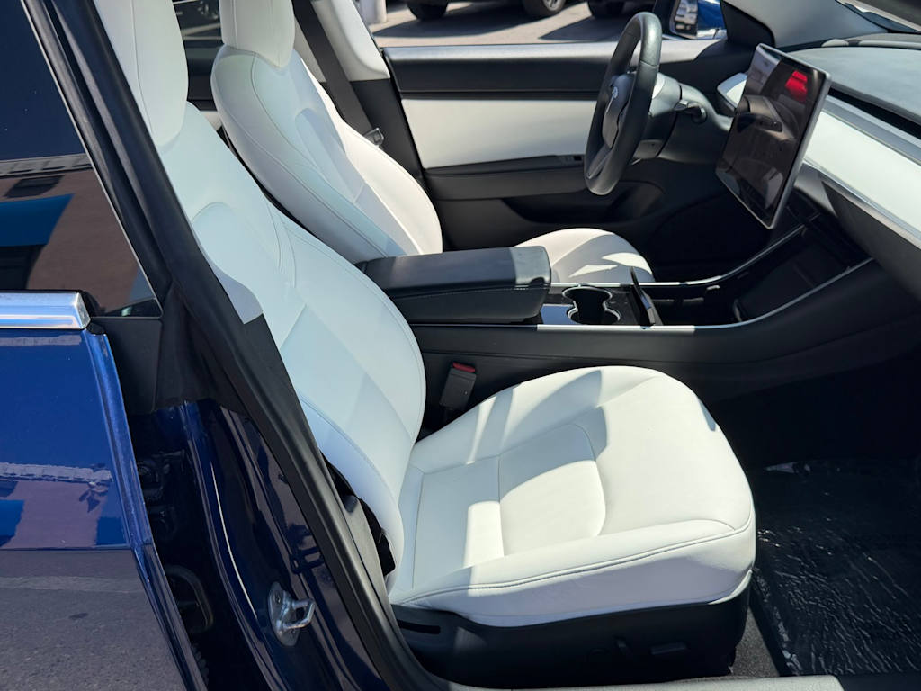 Thumbnail: 2020 Tesla Model 3 - 29
