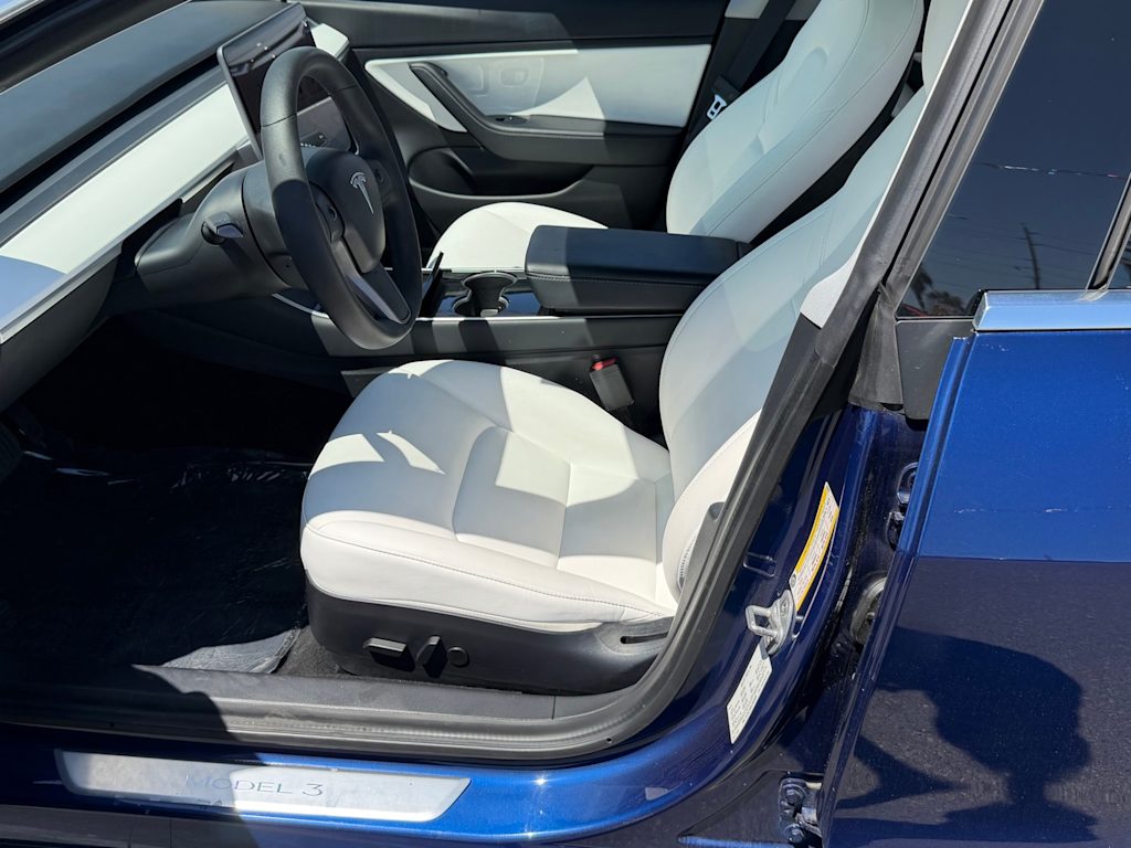 Thumbnail: 2020 Tesla Model 3 - 8