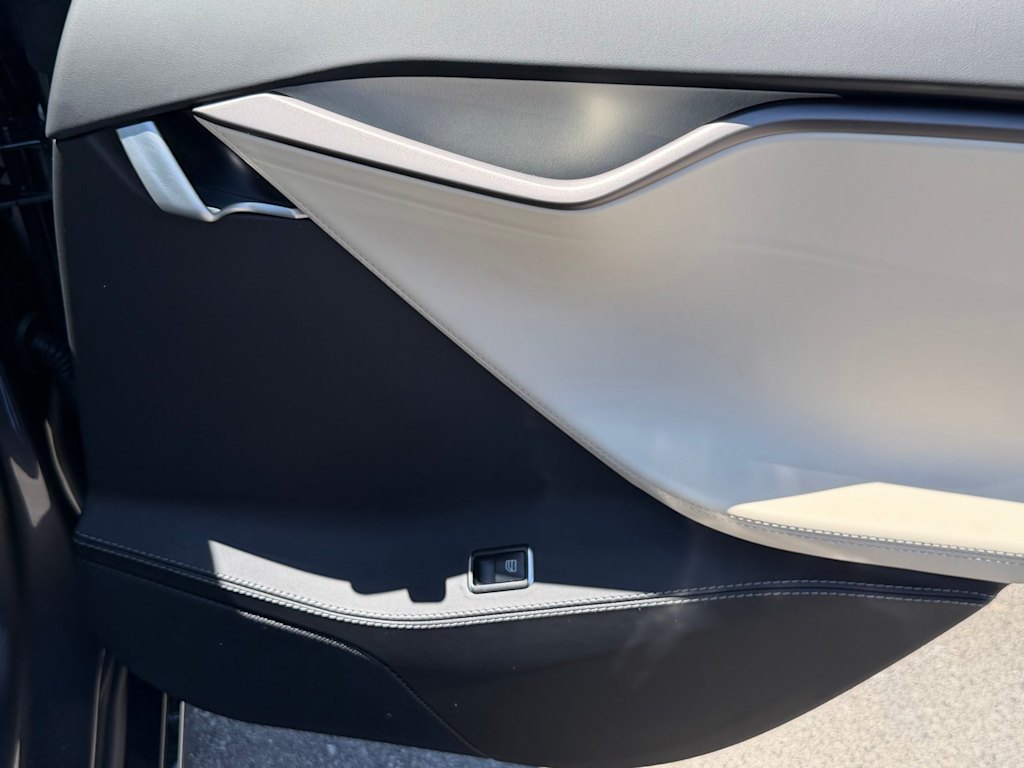 Thumbnail: 2021 Tesla Model S - 26