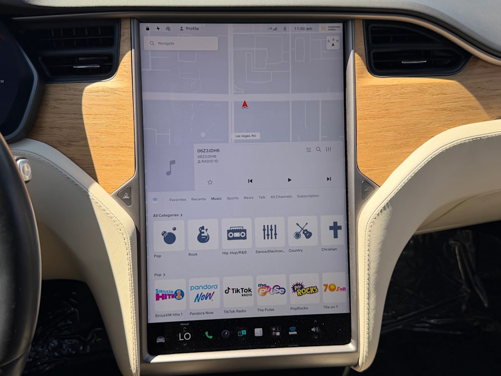 Thumbnail: 2021 Tesla Model S - 24