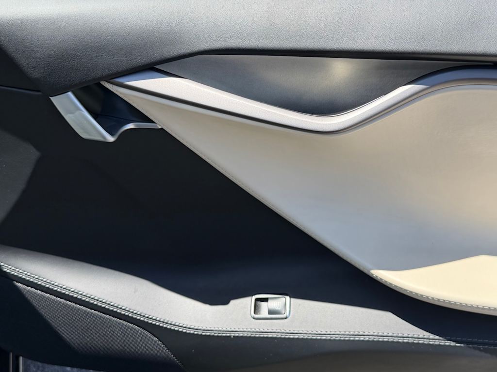 Thumbnail: 2021 Tesla Model S - 28